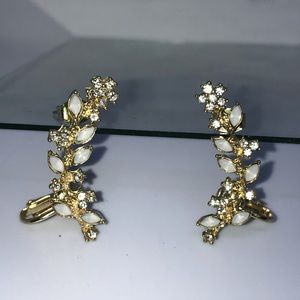 😍FLORAL EAR CUFF 😍